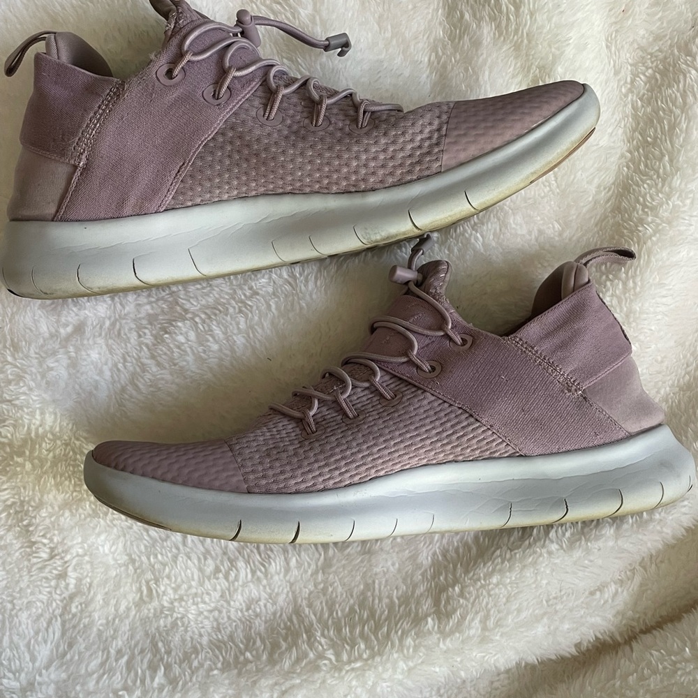 Nike Pink Tennis Shoes